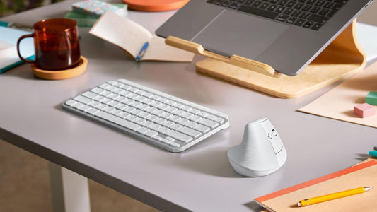 7 Desk Organization Tips for a Cleaner, More Productive Workspace 📂✨