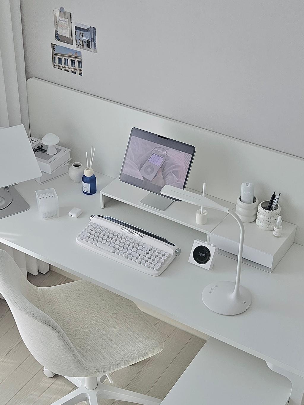 How to Build the Perfect Minimalist Desk Setup in 2026 ✨💻