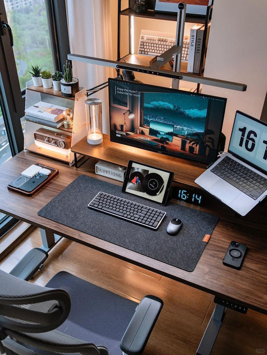 7 Smart Desk Accessories That Make Working From Home Easier 🏡💼