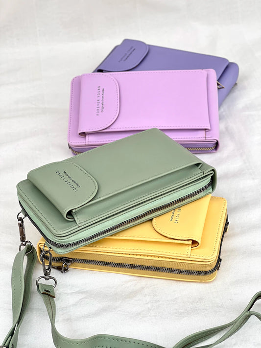 Stylish Touch Screen Purses for Modern Living