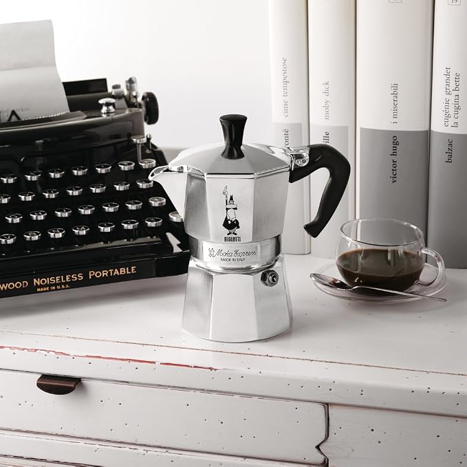Bialetti - Moka Express: Iconic Stovetop Espresso Maker, Makes Real Italian Coffee, Moka Pot 12 Cups (22 Oz - 670 Ml), Aluminium, Silver - Image 2