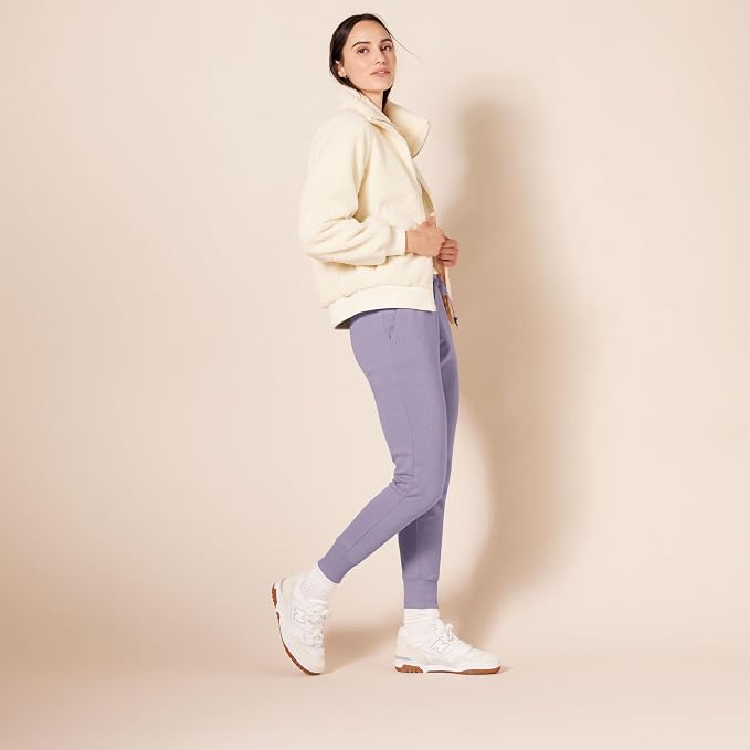 Amazon Essentials Women's Fleece Jogger Sweatpant (Available in Plus Size) - Image 3