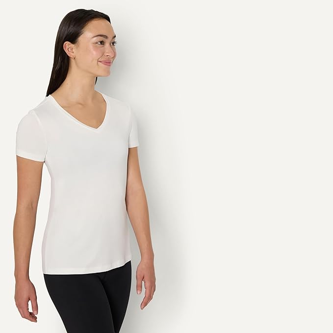 Amazon Essentials Women's Active Quick Dry Tech Stretch Short-Sleeve V-Neck T-Shirt (Available in Plus Size), Pack of 2 - Image 2