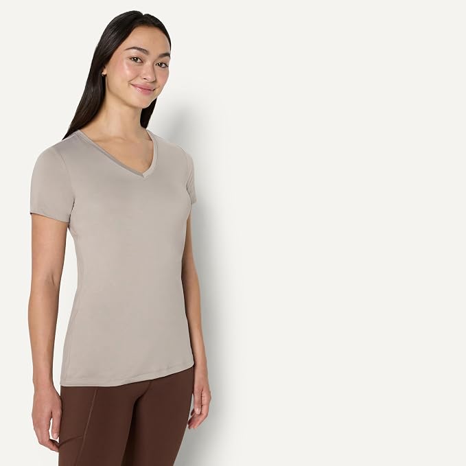 Amazon Essentials Women's Active Quick Dry Tech Stretch Short-Sleeve V-Neck T-Shirt (Available in Plus Size), Pack of 2 - Image 2