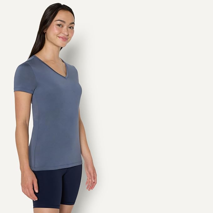 Amazon Essentials Women's Active Quick Dry Tech Stretch Short-Sleeve V-Neck T-Shirt (Available in Plus Size), Pack of 2 - Image 2