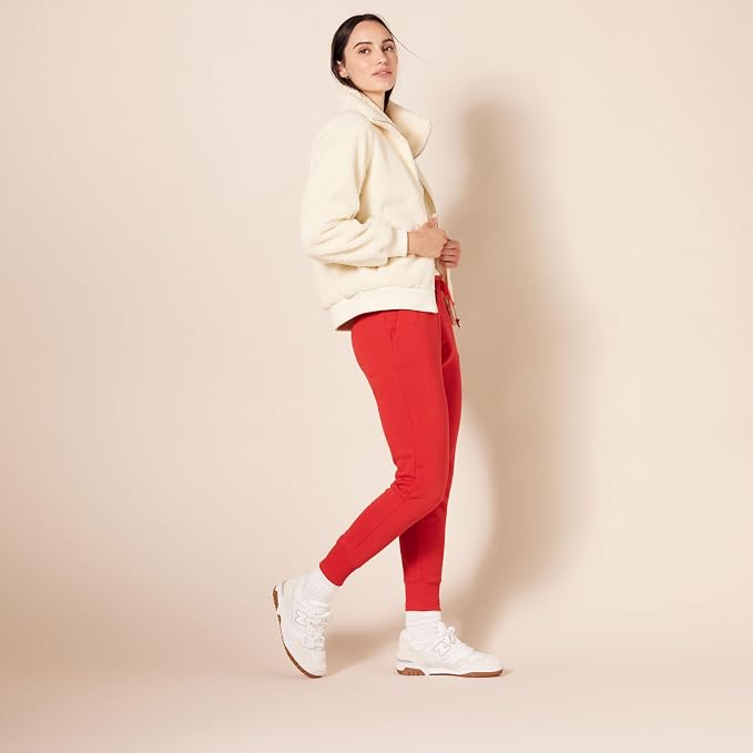Amazon Essentials Women's Fleece Jogger Sweatpant (Available in Plus Size) - Image 3