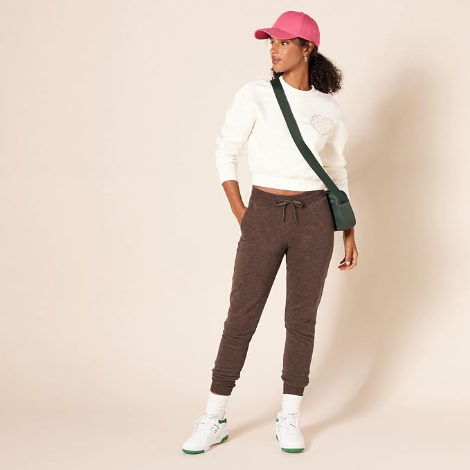 Amazon Essentials Women's Fleece Jogger Sweatpant (Available in Plus Size) - Image 3