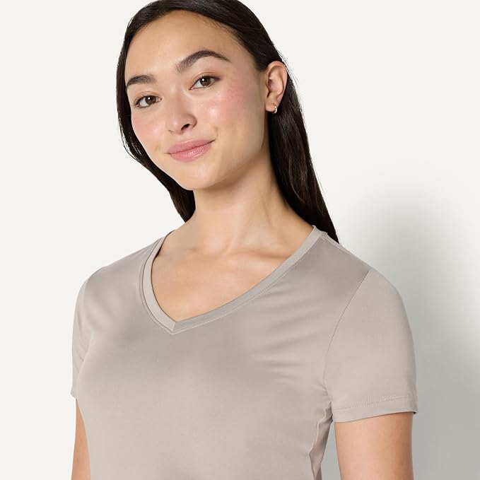 Amazon Essentials Women's Active Quick Dry Tech Stretch Short-Sleeve V-Neck T-Shirt (Available in Plus Size), Pack of 2 - Image 4