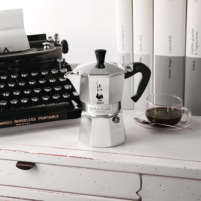 Bialetti - Moka Express: Iconic Stovetop Espresso Maker, Makes Real Italian Coffee, Moka Pot 3 Cups (4.3 Oz - 130 Ml), Aluminium, Silver - Image 3