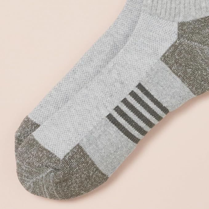 Amazon Essentials Men's Athletic Ankle Socks, Cushioned with Arch Support, Moisture Wicking - Image 3